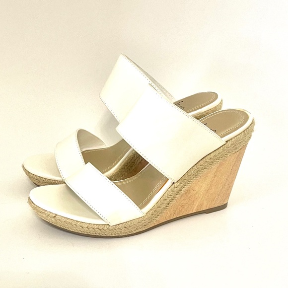 Women's wedge sandals size 8M - NEW ITEM - Picture 2 of 6